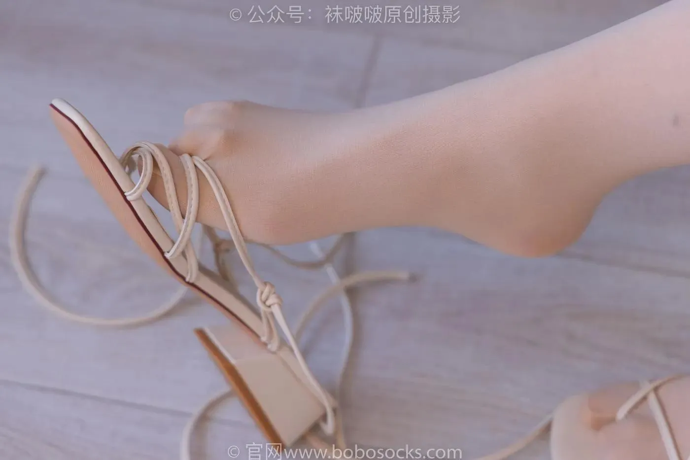 [BoBoSocks袜啵啵]NO.170 周周-两双高跟凉鞋、油亮肉丝、厚肉丝、两双丝袜叠穿 [158P]插图6